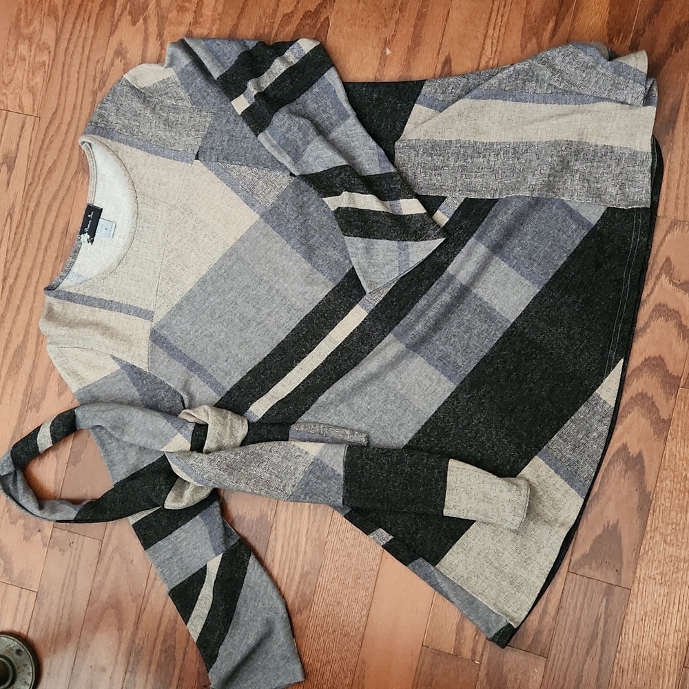 Damee, Inc Tunic